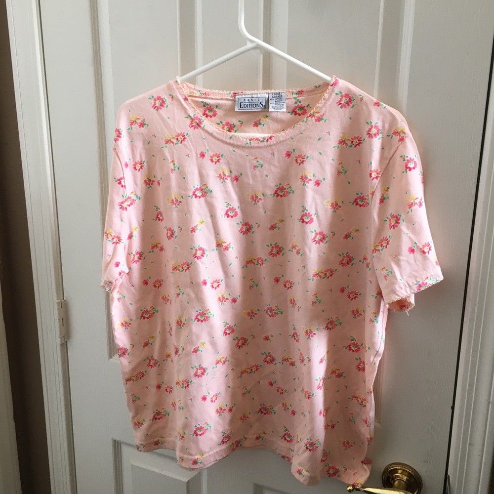 FINAL MARKDOWN Ladies basic editions tee large